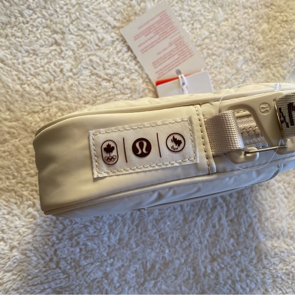 Lululemon Crossbody Bag - Picture 4 of 5